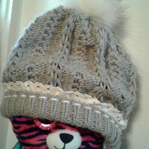 Etc! Faux fur pompom